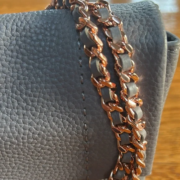 Ted Baker London Parson handbag. Gray with rosegold details. Excellent condition - Picture 4 of 16